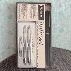 Platinum Italic Pen Set with Black Pen and Nibs